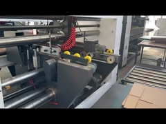 Máquina acanalada de la caja del cartón