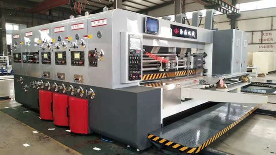 Flexo que imprime ranurando la máquina acanalada de la caja del cartón